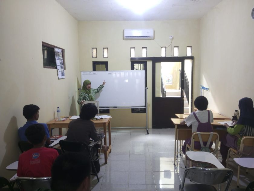 Bekali Peserta Didik Keterampilan Era Digital, PKBM Griya Cendekia Gelar Pembelajaran Bahasa Inggris Praktis