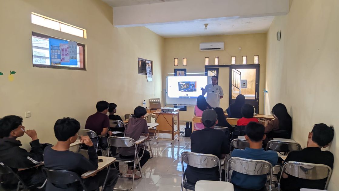 Mengenal Lebih Dekat Lembaga Negara: Pembelajaran Pendidikan Pancasila & Kewarganegaraan di PKBM Griya Cendekia